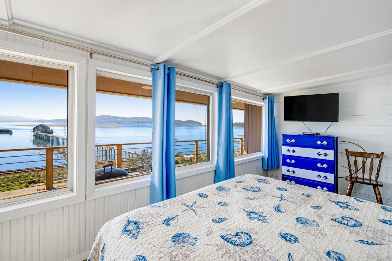 Fisherman'S Dream Boat House Garibaldi Dış mekan fotoğraf